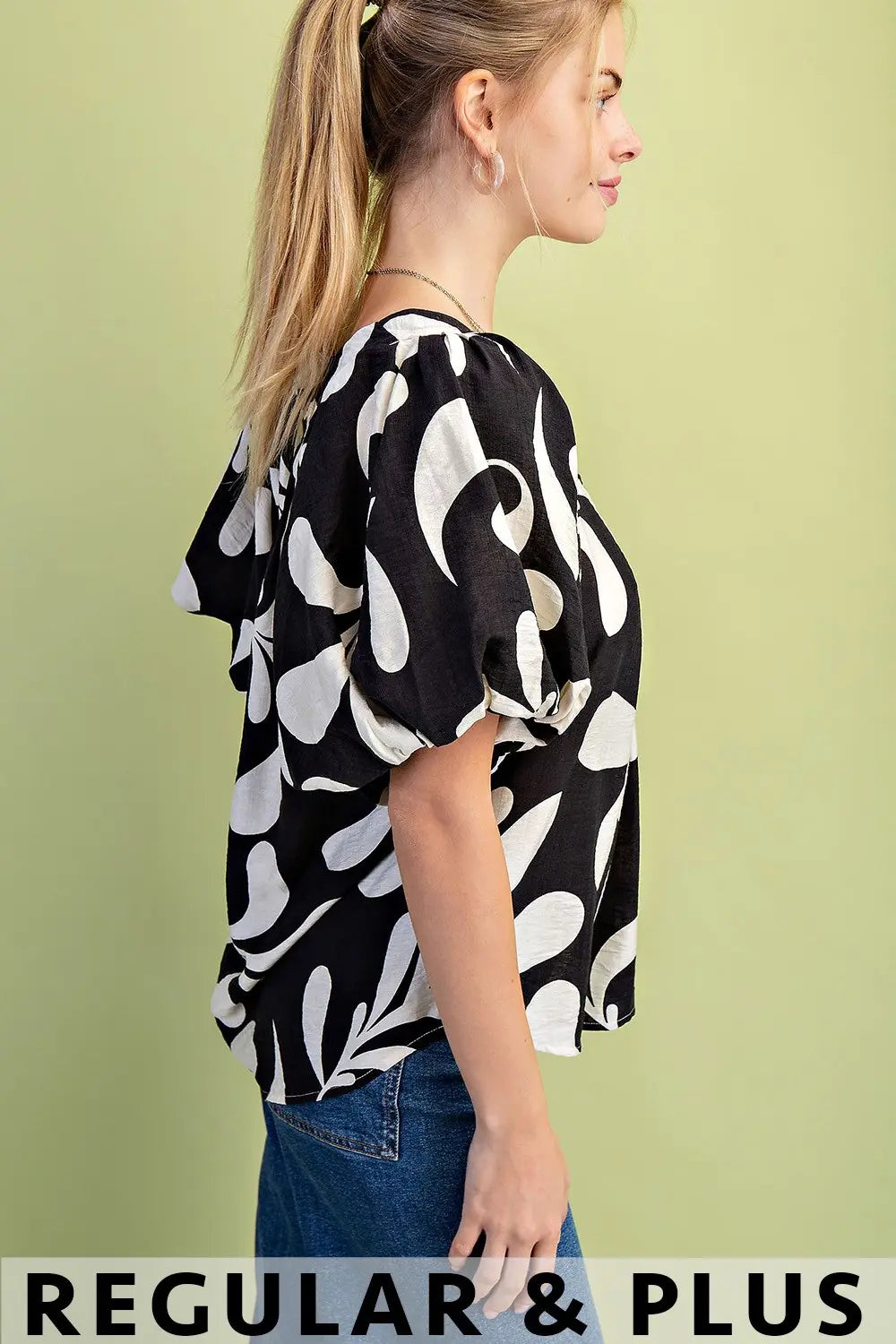 Printed Slit Neck Top by Gigio