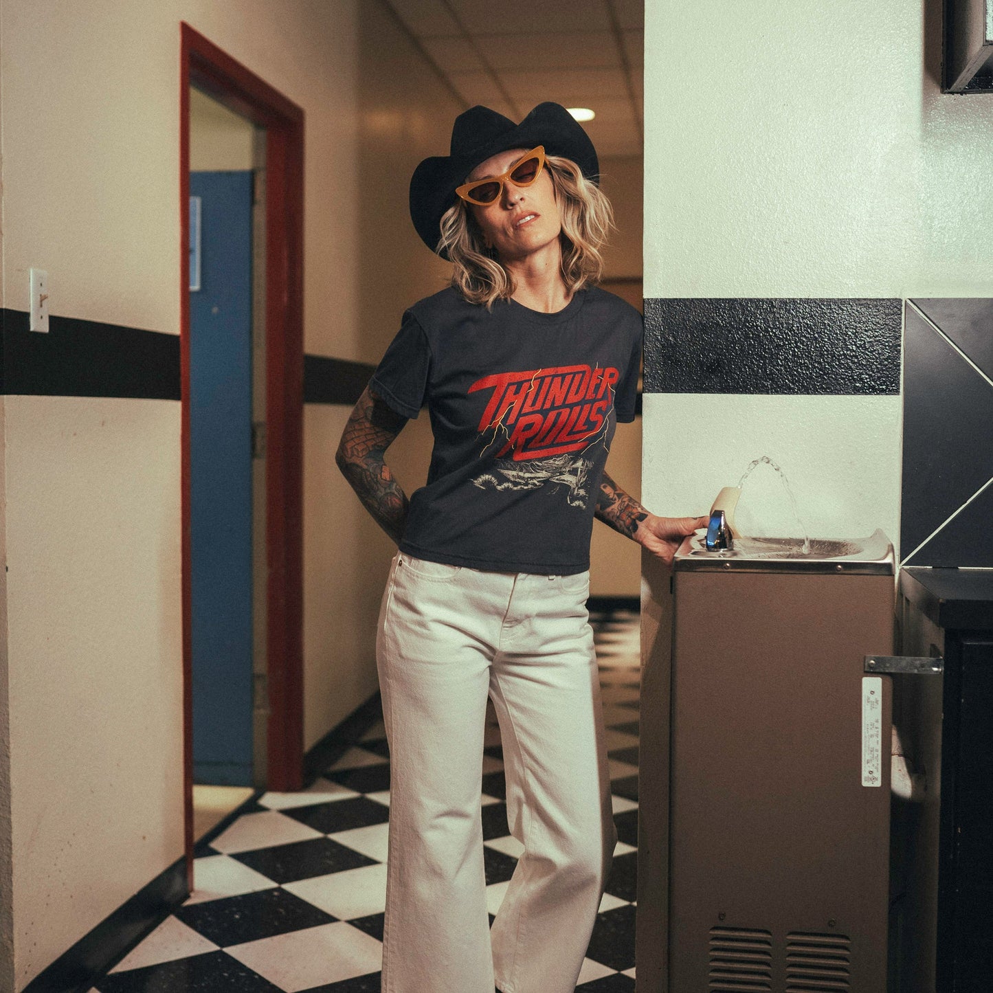 Thunder Rolls Women's Crop Tee in Vintage Black – Sendero Provisions Co