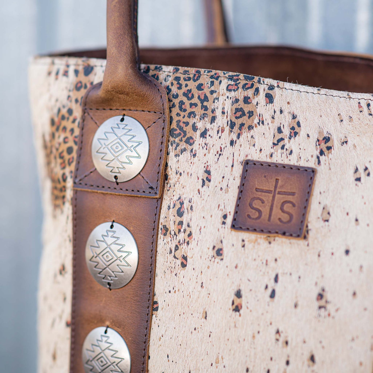 Serengeti Tote by STS Ranchwear