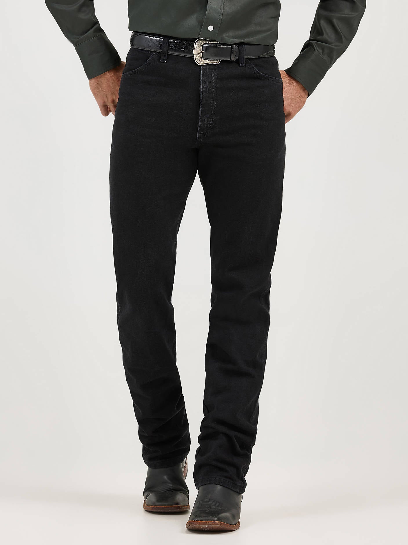 Wrangler Cowboy Cut Jeans Prewashed in Shadow Black