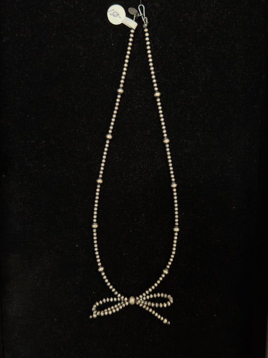 16" Navajo Pearl Bow Necklace