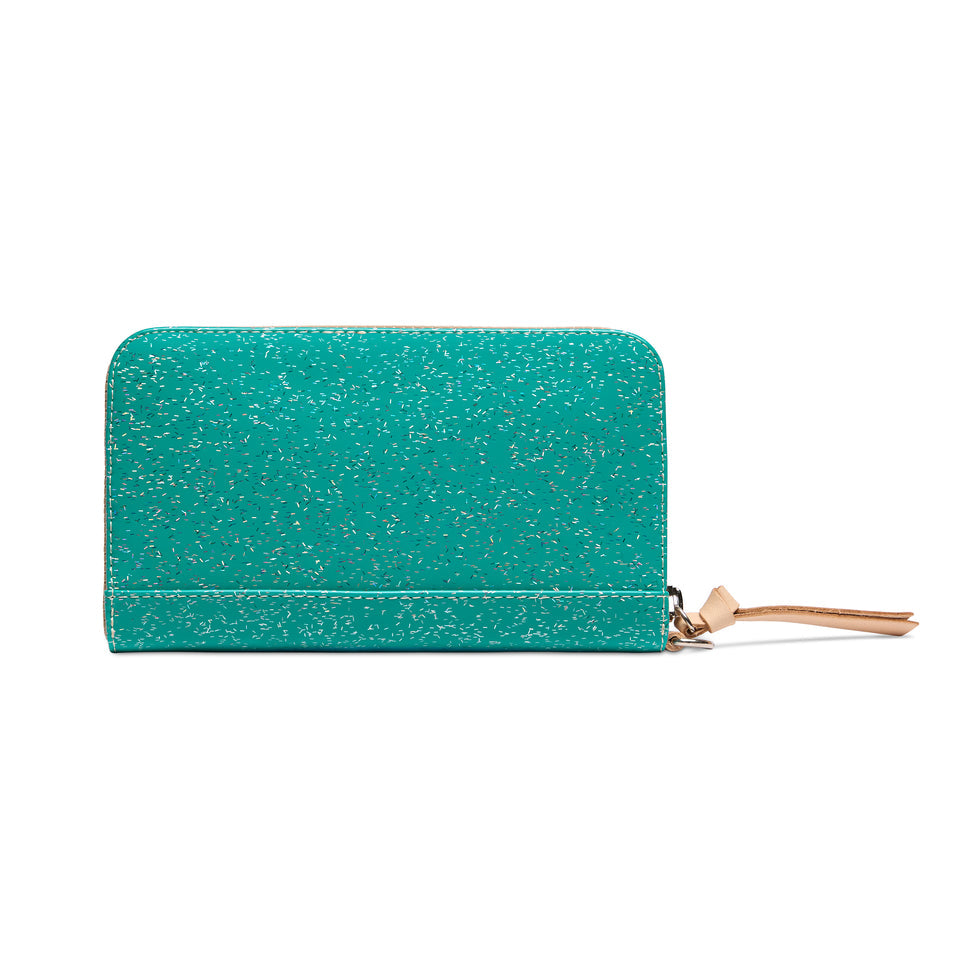 Essential Wallet, Shay