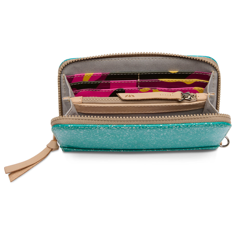 Essential Wallet, Shay