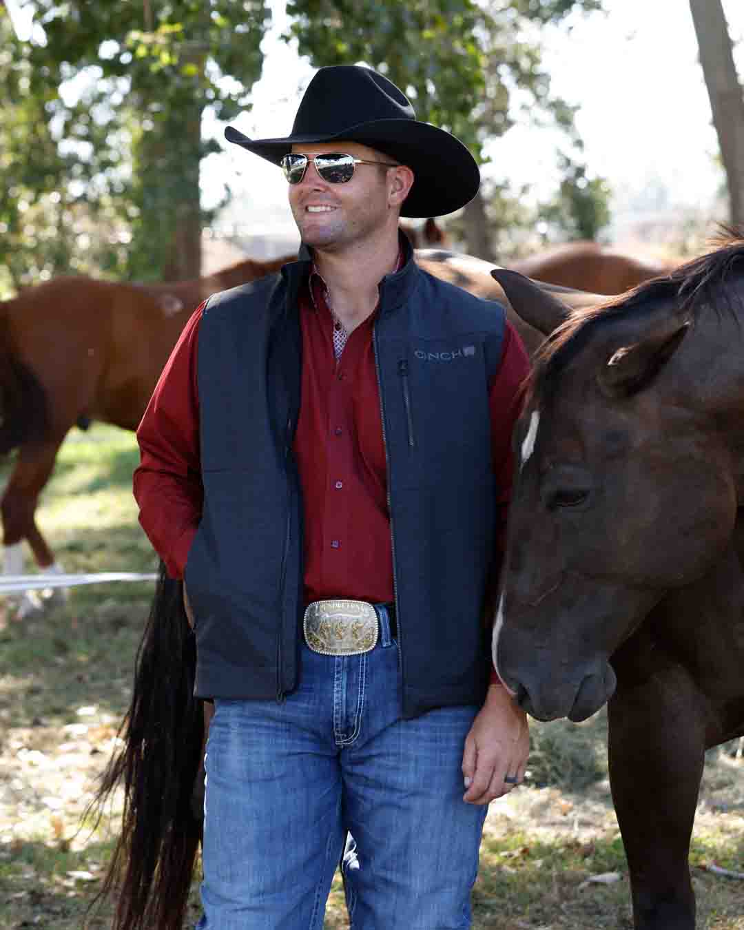 Mens Bonded Vest in Black by Cinch
