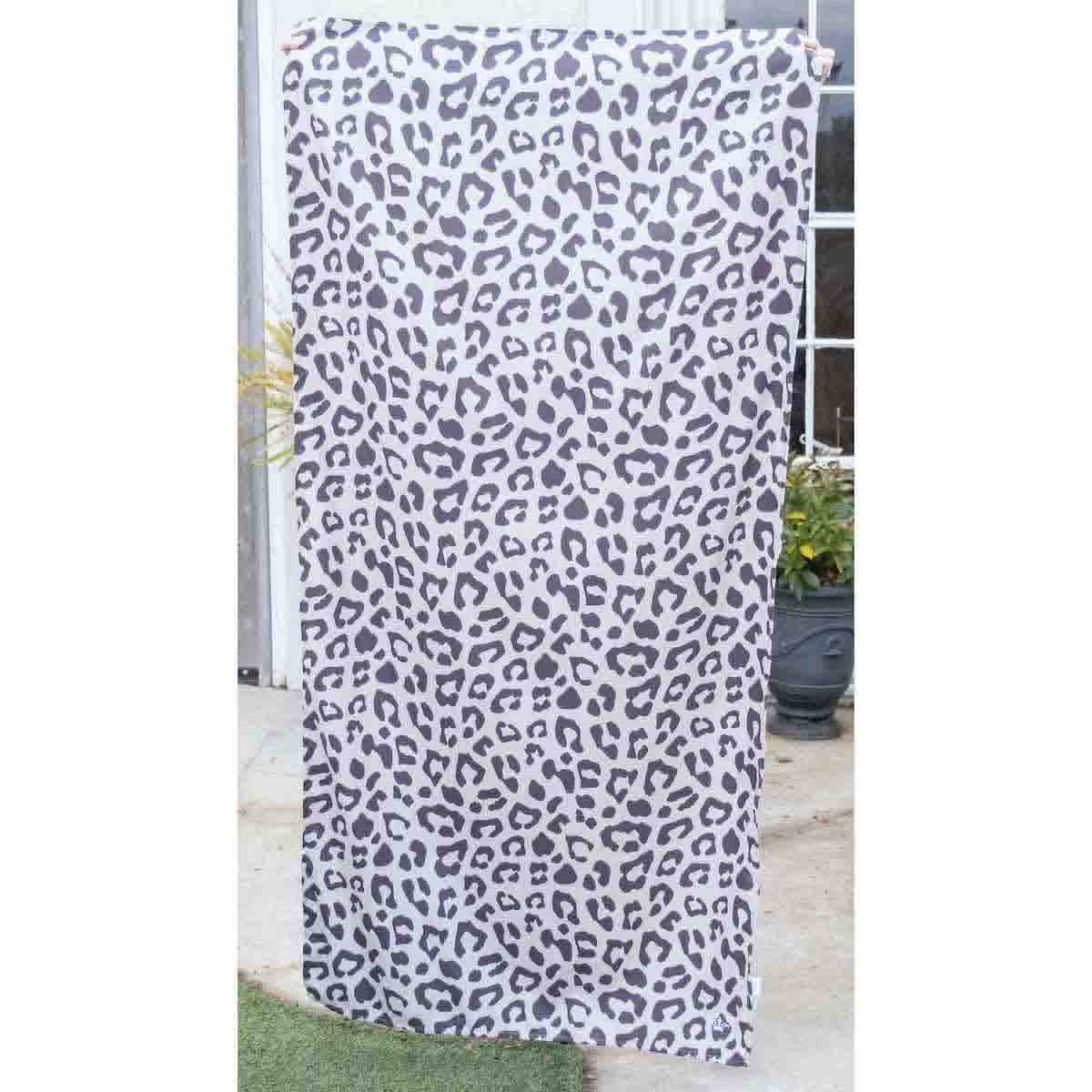 Leopard Beach Towel Shell-Black
