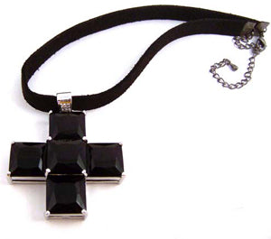 SUZ Necklace 01599